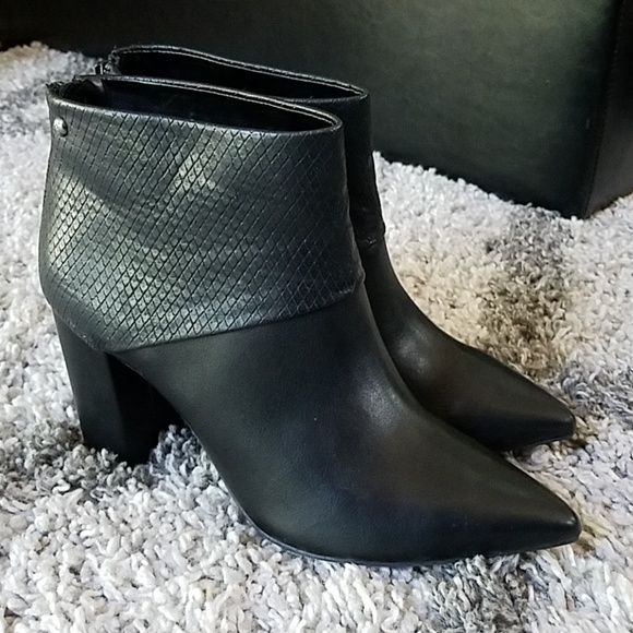 simply vera vera wang zipper ankle boots